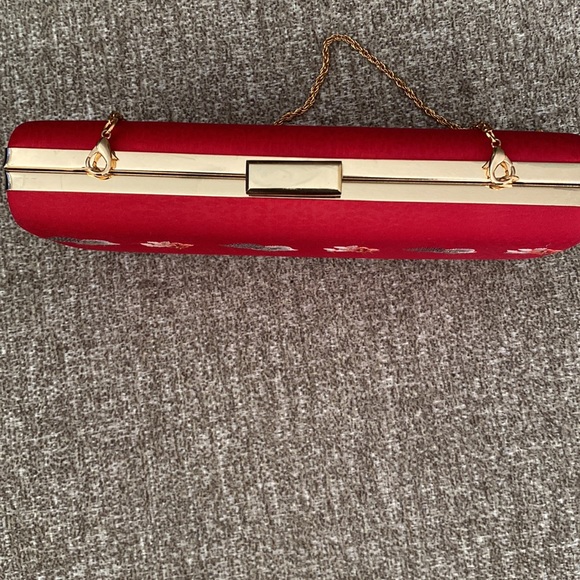Red Synthetic Embroidered Clutch Purse - Picture 3 of 10